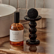 Load image into Gallery viewer, Black Blaze Halo Lava Rock Diffuser Set - Vetiver &amp; Fig
