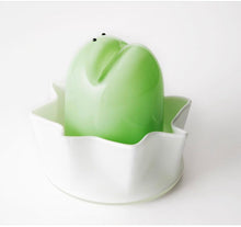 Load image into Gallery viewer, Emma Young Glass - Frog Cake Keepsake
